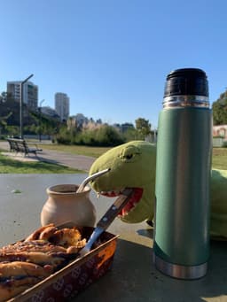 По субботам мы с женой ходим в парк — пить... image preview