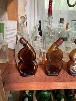 Бутылка для массажного масла с удобной формой image preview