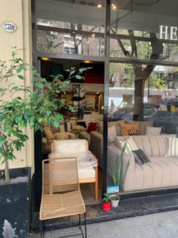 необычные баррикады в аргентинском магазине image preview